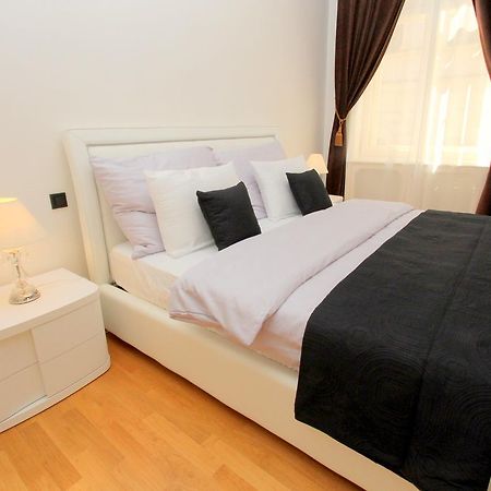 Luxury Apartments Krocinova Прага Экстерьер фото