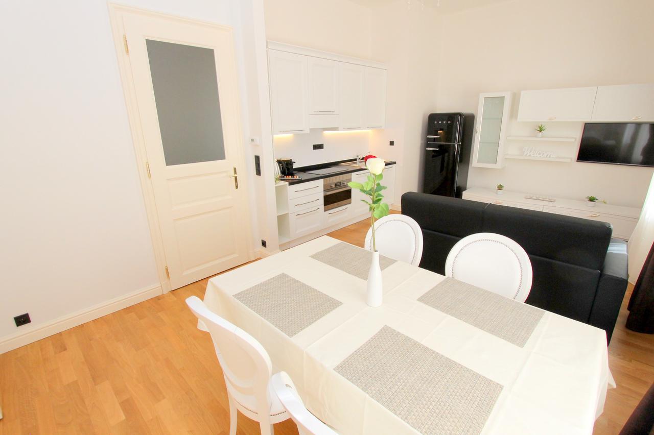 Luxury Apartments Krocinova Прага Экстерьер фото