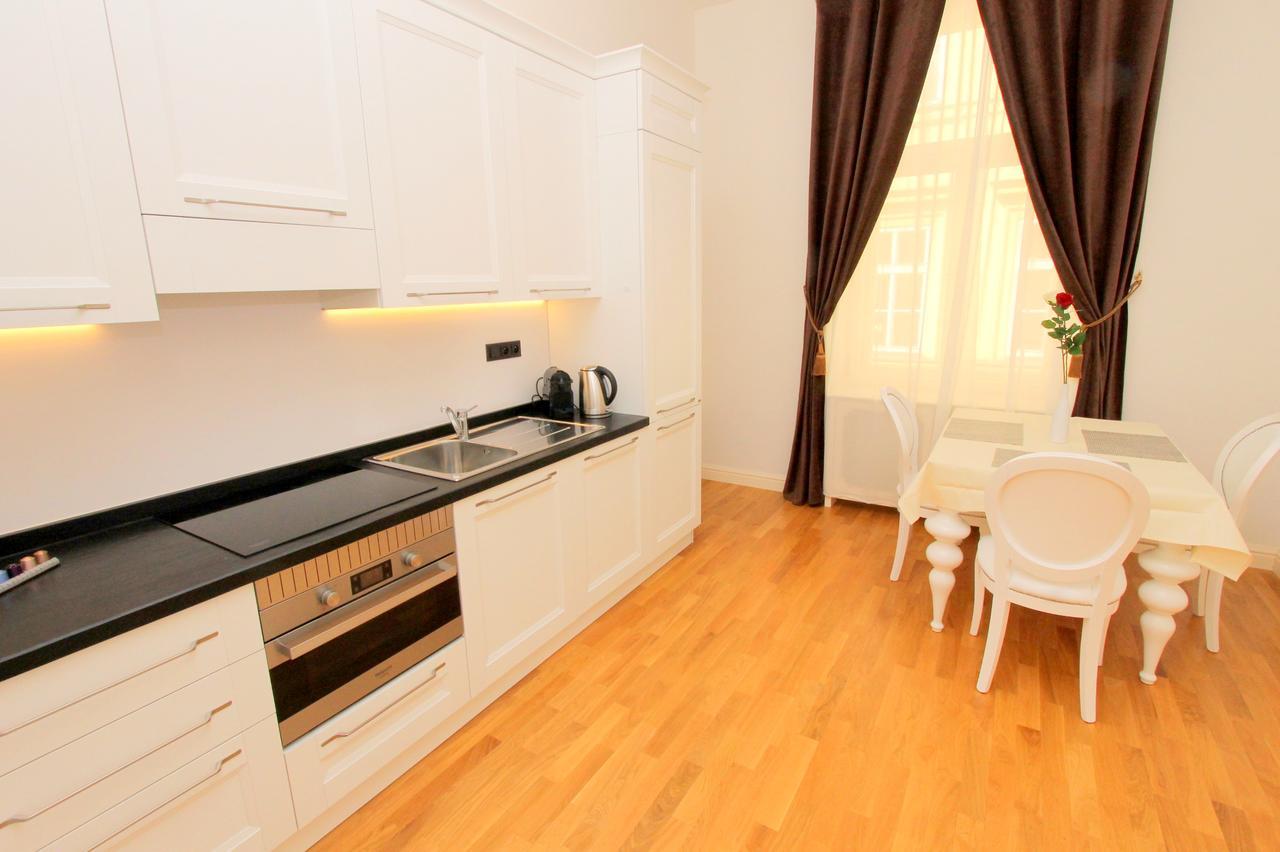 Luxury Apartments Krocinova Прага Экстерьер фото
