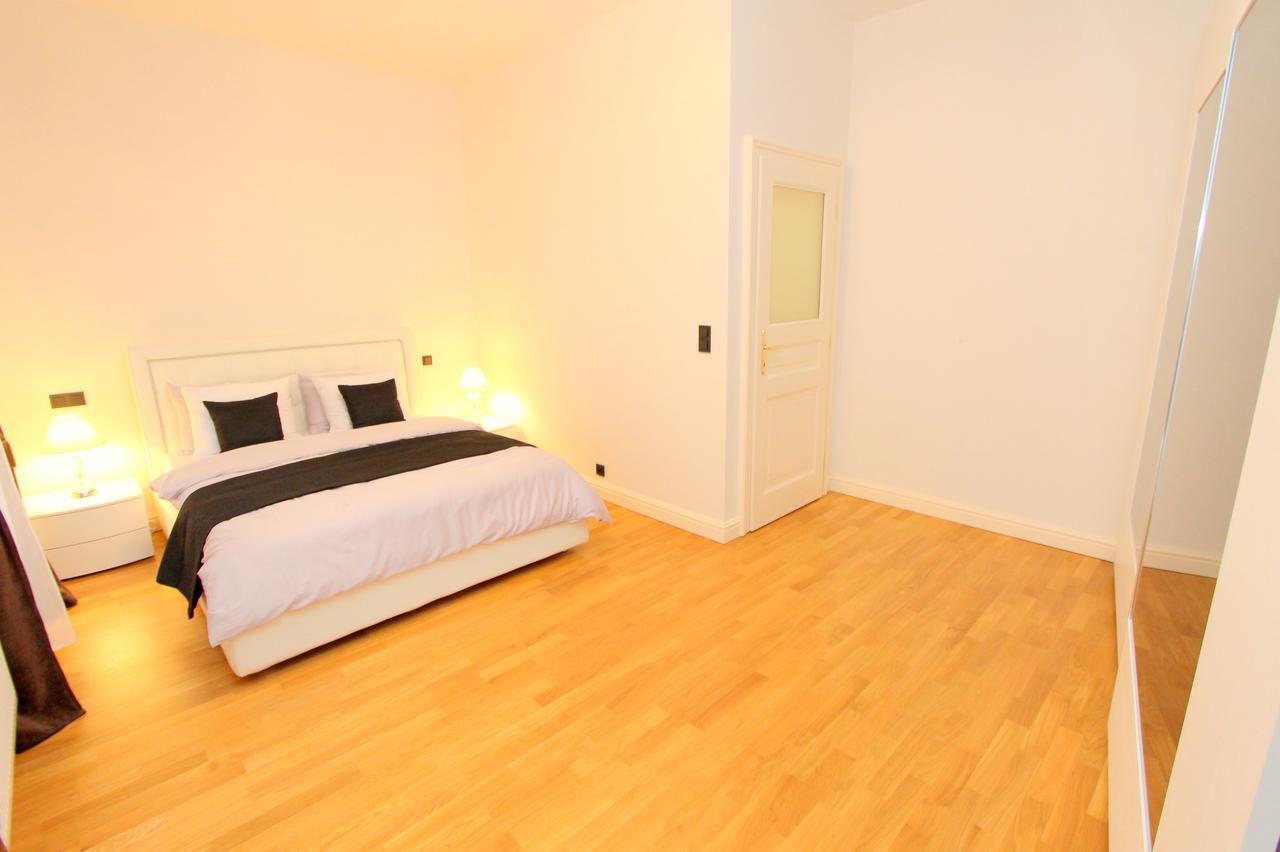 Luxury Apartments Krocinova Прага Экстерьер фото
