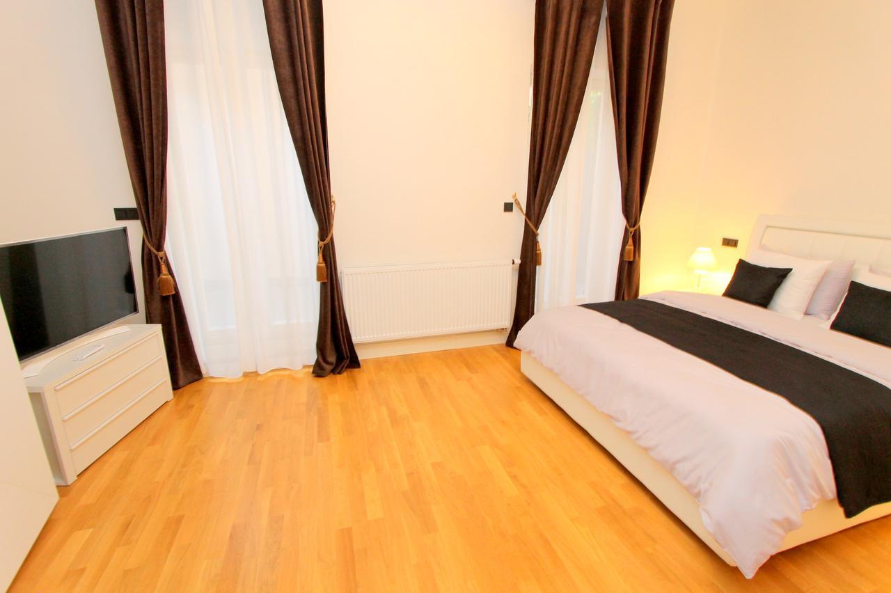 Luxury Apartments Krocinova Прага Экстерьер фото