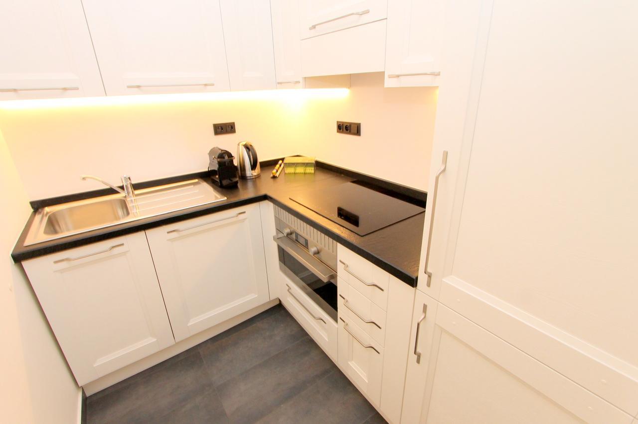Luxury Apartments Krocinova Прага Экстерьер фото