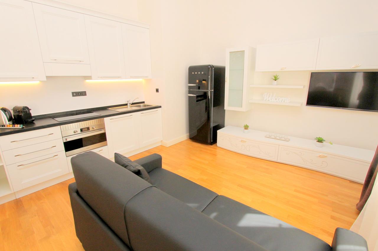 Luxury Apartments Krocinova Прага Экстерьер фото