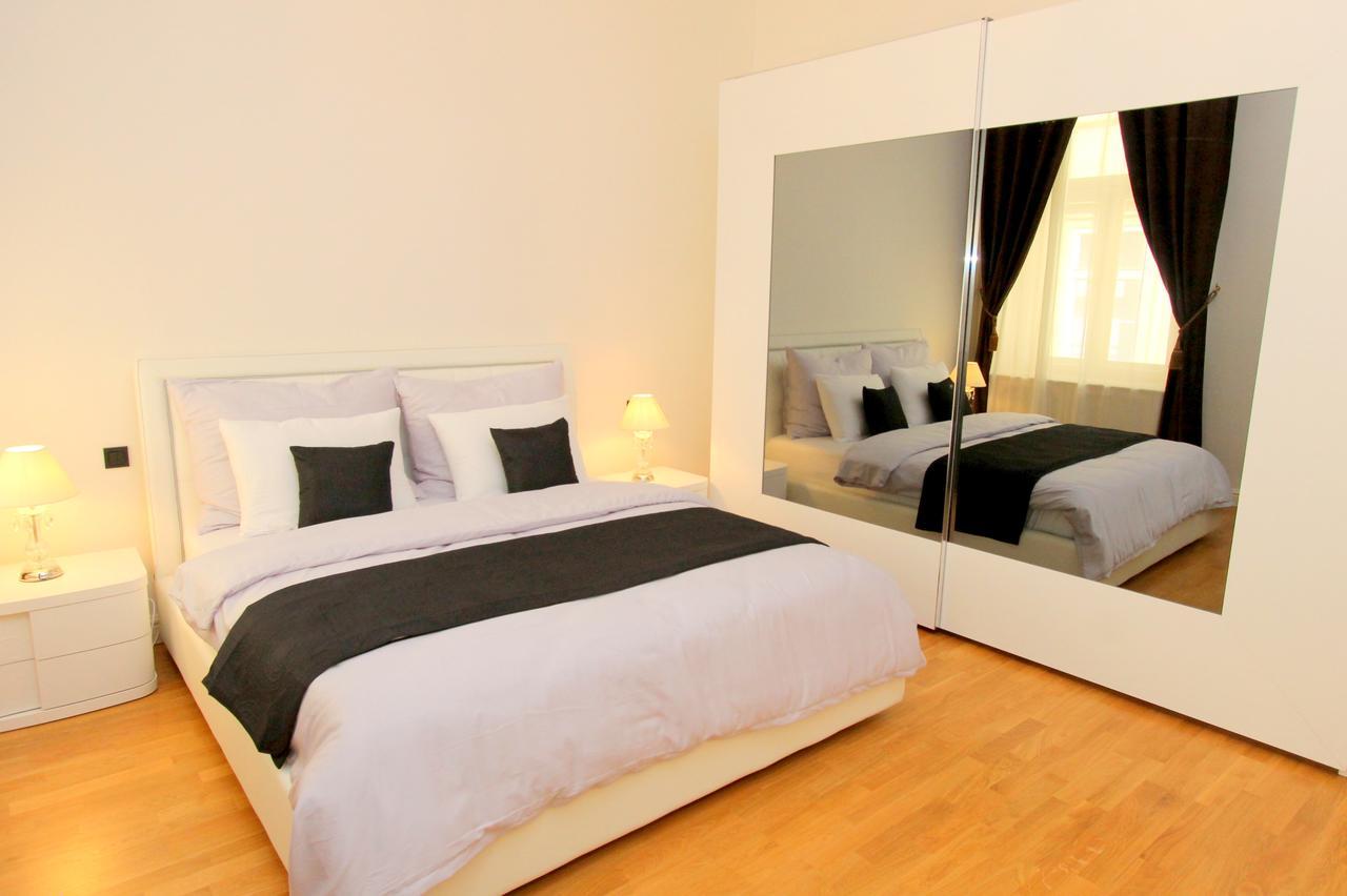 Luxury Apartments Krocinova Прага Экстерьер фото