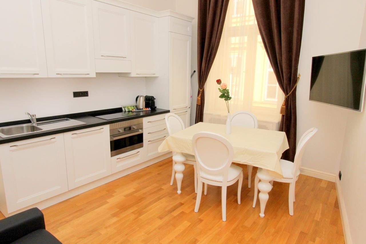 Luxury Apartments Krocinova Прага Экстерьер фото